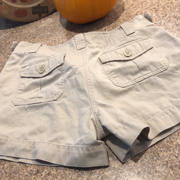 New York & Company Khaki Tan Shorts Women’s 8 - Picture 11 of 15